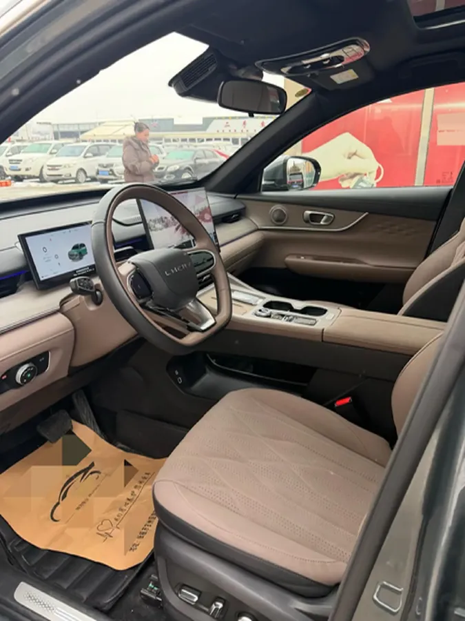 2025 Chery Tiggo 8 Plus 1.6T 197HP L4 7DCT,autocango,china used car exporter,china ev exporter,chinese used car exporter,chinese used ev exporter