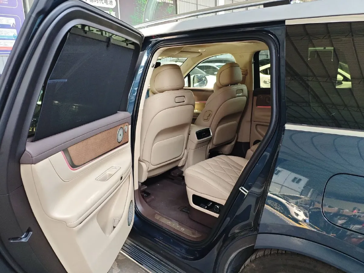 2024 AITO AITO M9 1.5T 152HP L4 REEV 42KWH,autocango,china used car exporter,china ev exporter,chinese used car exporter,chinese used ev exporter