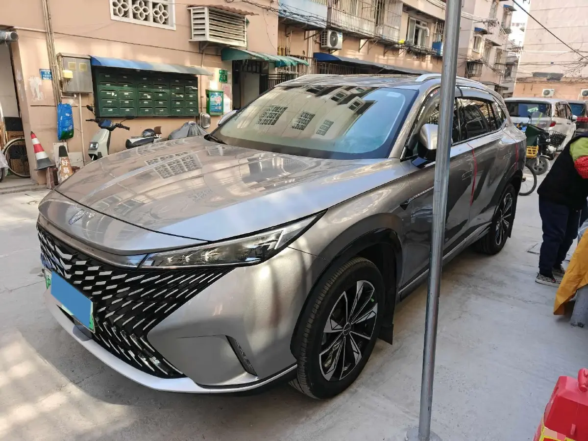 2023 Roewe RX5 1.5T 188HP L4 AMT PHEV 12.3KWH