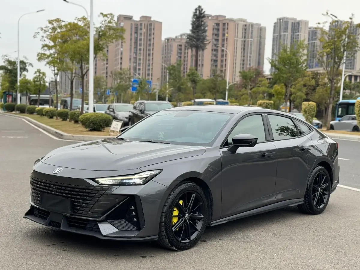 2022 ChangAn UNI-V 1.5T 188HP L4 7DCT