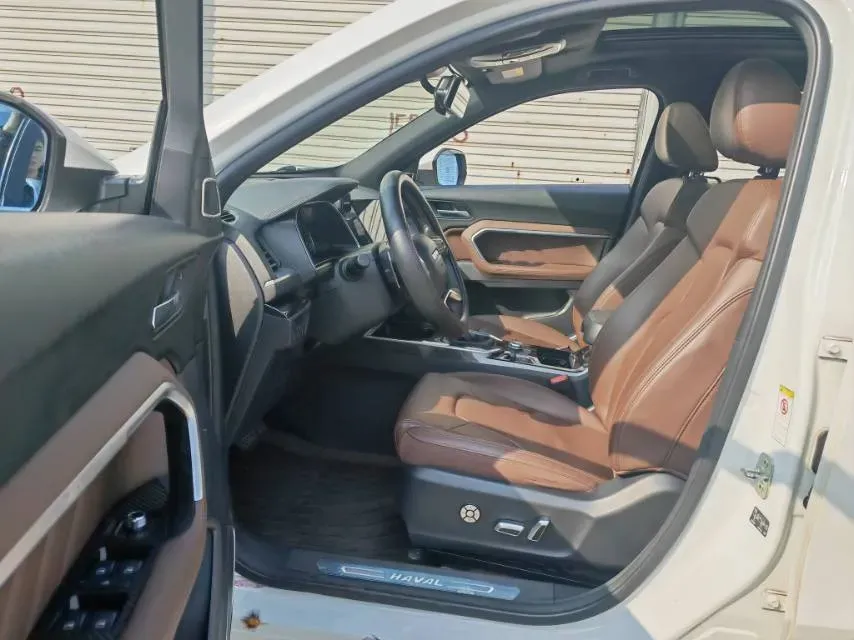 2017 Haval H6 2.0T 197HP L4 7DCT,autocango,china used car exporter,china ev exporter,chinese used car exporter,chinese used ev exporter