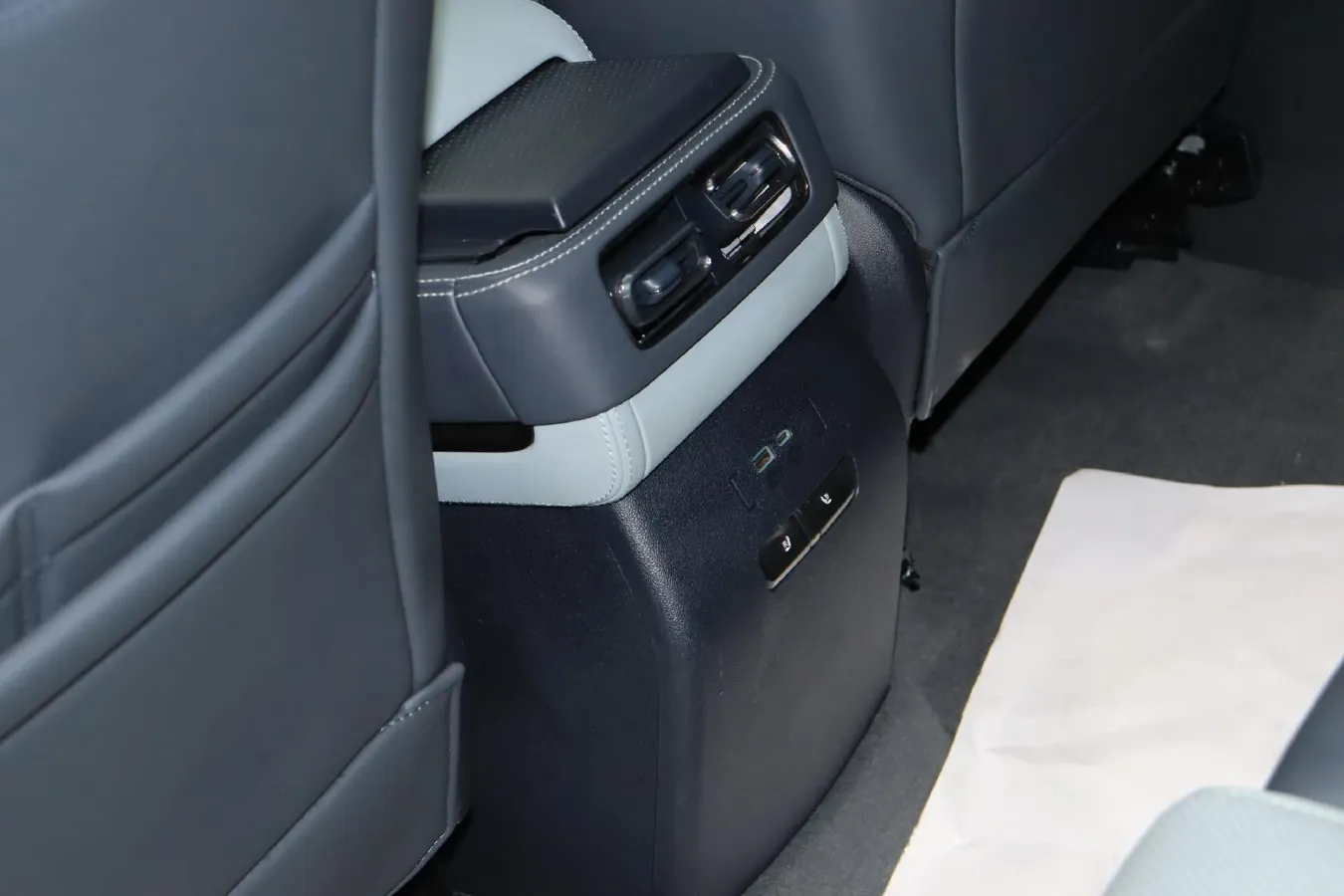 2023 FangChengBao Bao 5 1.5T 194HP L4 E-CVT PHEV 31.8KWH,autocango,china used car exporter,china ev exporter,chinese used car exporter,chinese used ev exporter