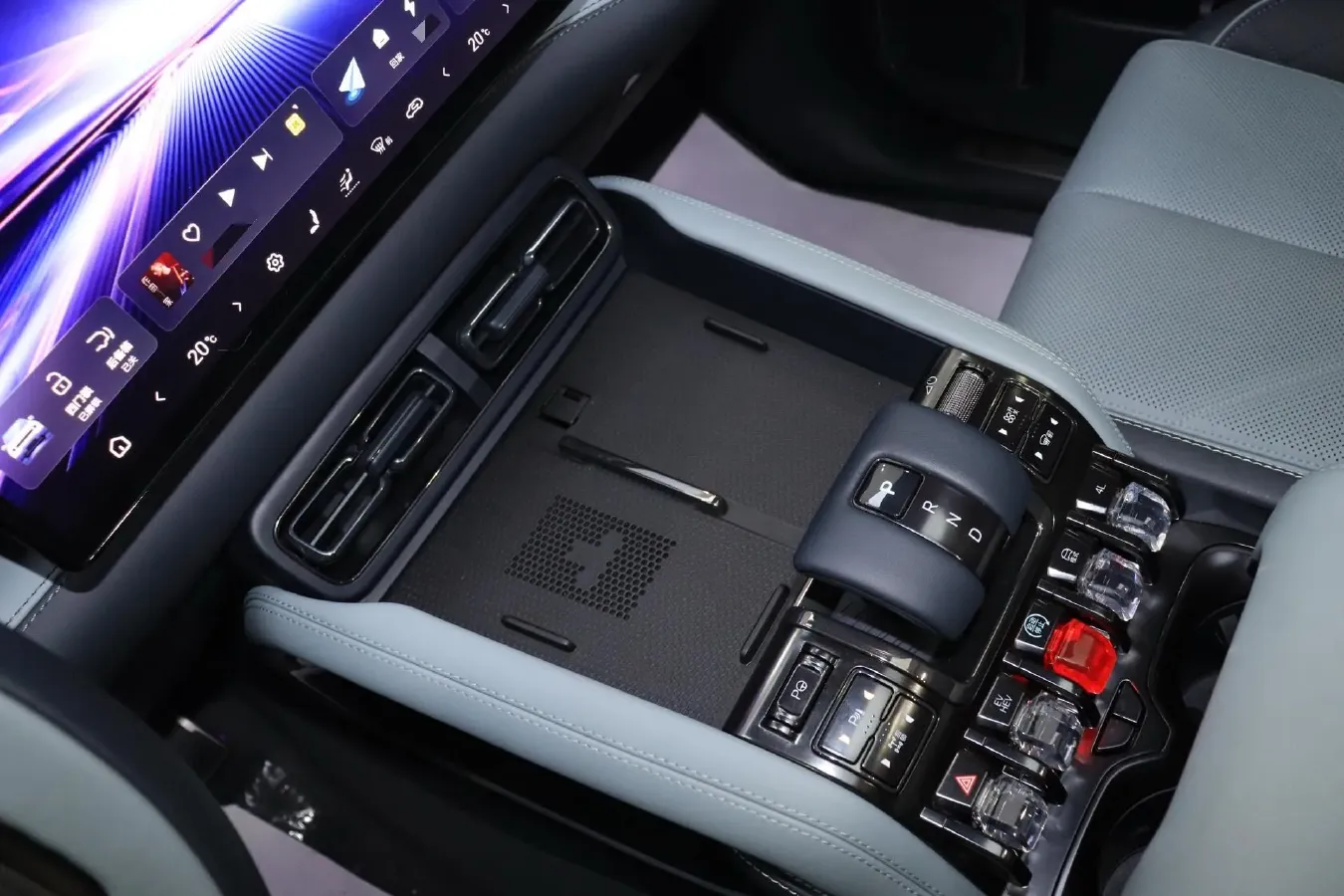 2023 FangChengBao Bao 5 1.5T 194HP L4 E-CVT PHEV 31.8KWH,autocango,china used car exporter,china ev exporter,chinese used car exporter,chinese used ev exporter