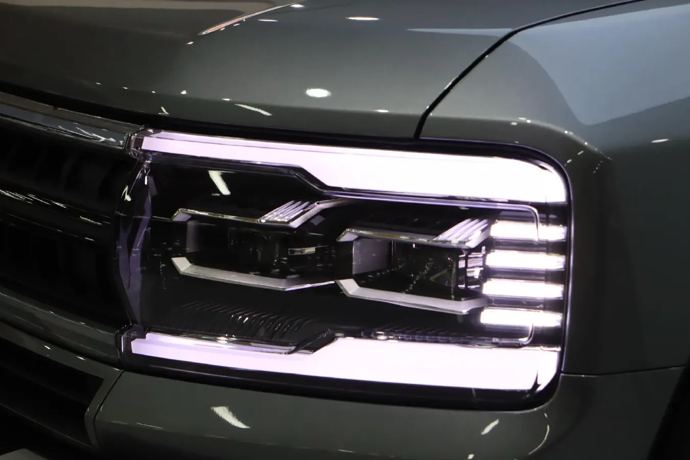 2023 FangChengBao Bao 5 1.5T 194HP L4 E-CVT PHEV 31.8KWH,autocango,china used car exporter,china ev exporter,chinese used car exporter,chinese used ev exporter