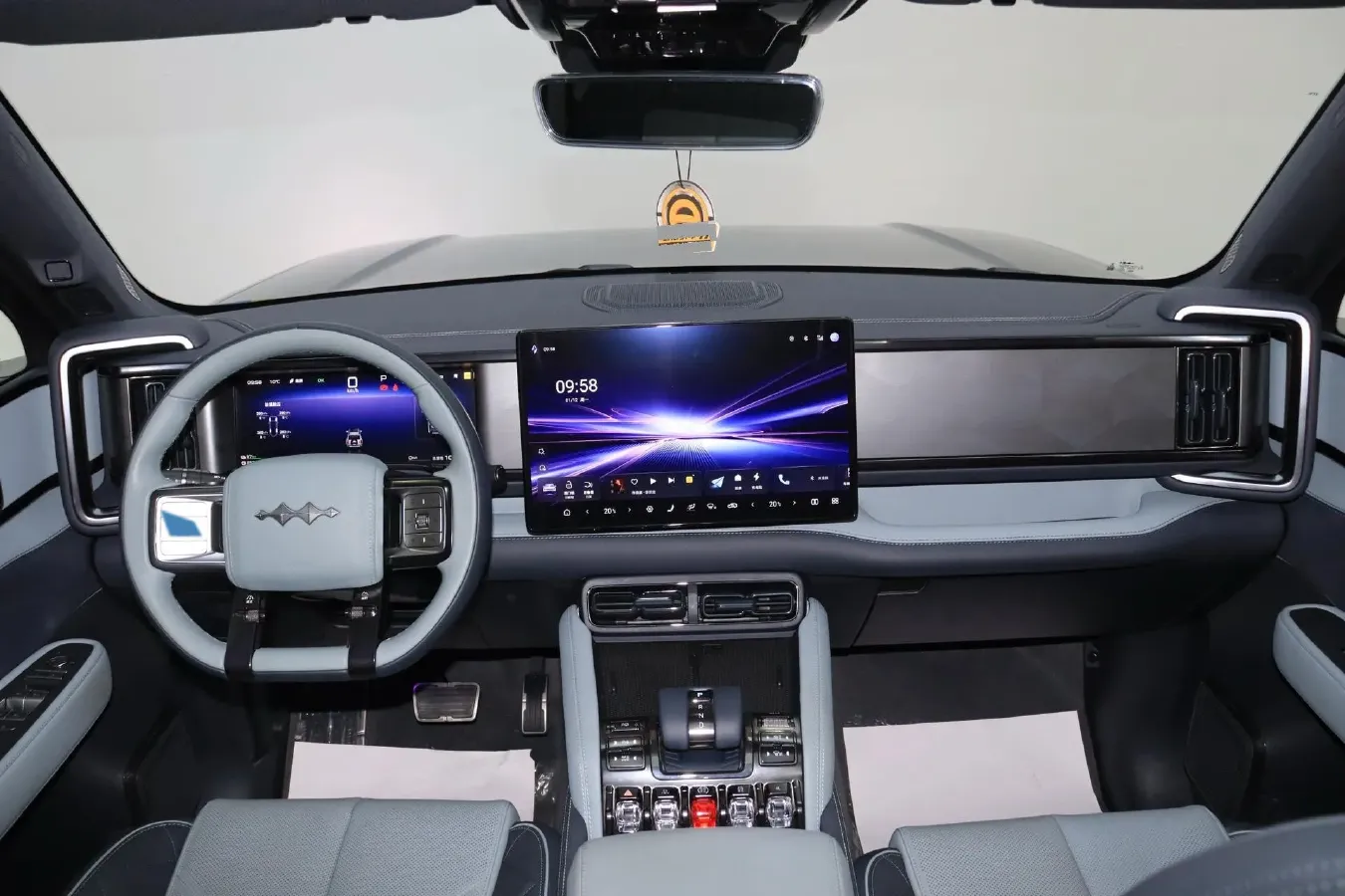 2023 FangChengBao Bao 5 1.5T 194HP L4 E-CVT PHEV 31.8KWH,autocango,china used car exporter,china ev exporter,chinese used car exporter,chinese used ev exporter