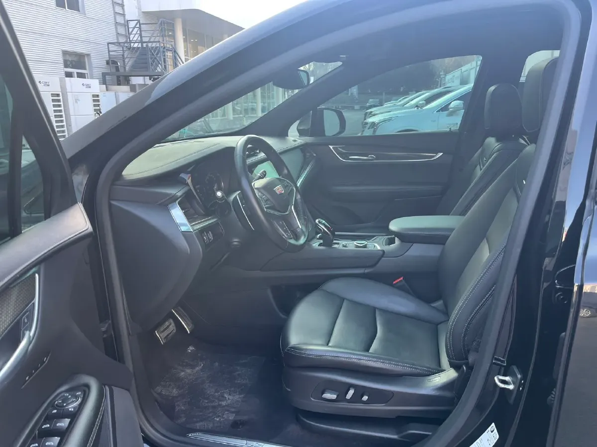 2022 Cadillac XT5 2.0T 237HP L4 9AT,autocango,china used car exporter,china ev exporter,chinese used car exporter,chinese used ev exporter