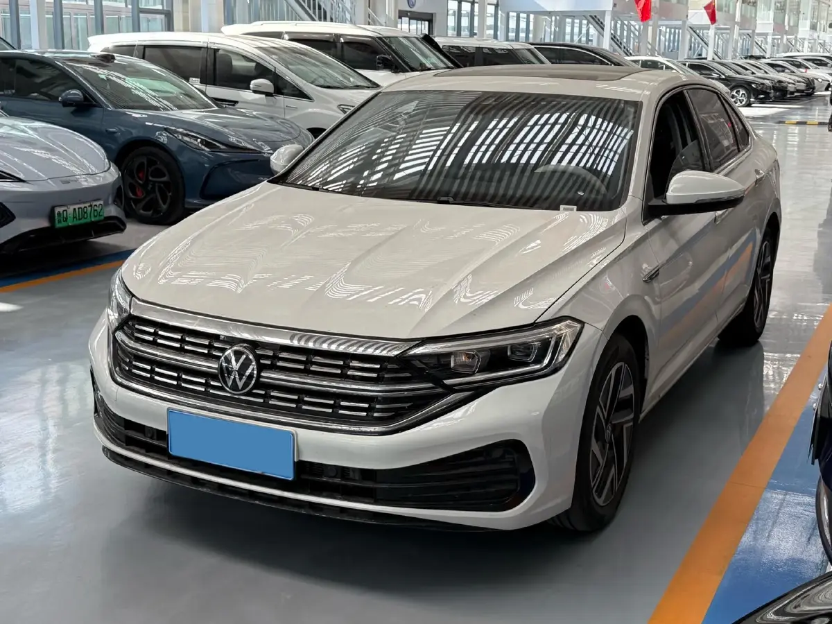 2025 Volkswagen Sagitar 1.5T 160HP L4 7DCT