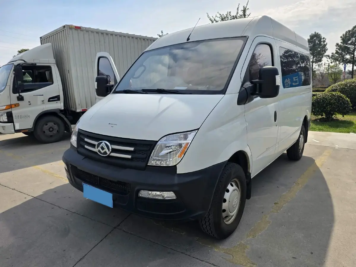 2020 MAXUS XinTu V80 2.5T 136HP L4 6MT