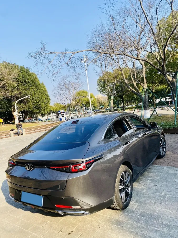 2023 ChangAn Oshan Z6 1.5T 188HP L4 7DCT,autocango,china used car exporter,china ev exporter,chinese used car exporter,chinese used ev exporter