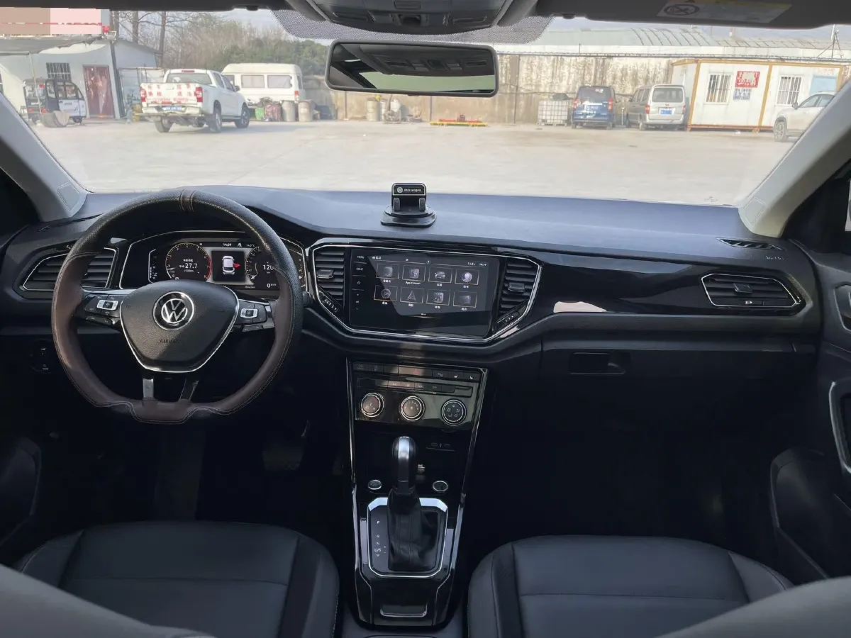 2021 Volkswagen T-Roc 1.4T 150HP L4 7DCT,autocango,china used car exporter,china ev exporter,chinese used car exporter,chinese used ev exporter