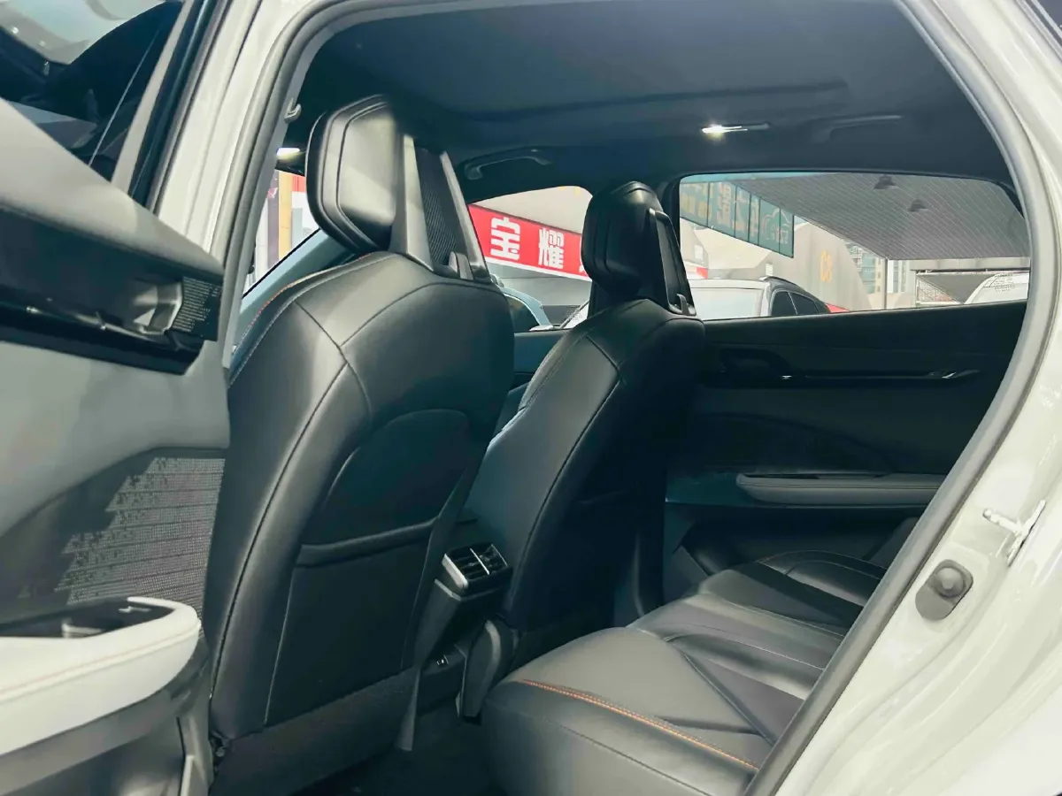 2022 ChangAn UNI-V 1.5T 188HP L4 7DCT,autocango,china used car exporter,china ev exporter,chinese used car exporter,chinese used ev exporter