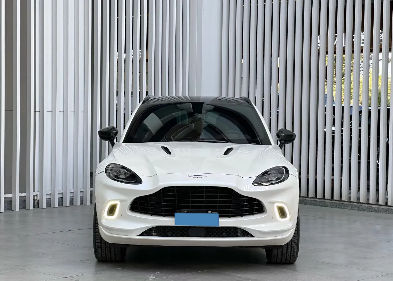 2021 Aston Martin DBX 4.0T 550HP V8 9AT,autocango,china used car exporter,china ev exporter,chinese used car exporter,chinese used ev exporter