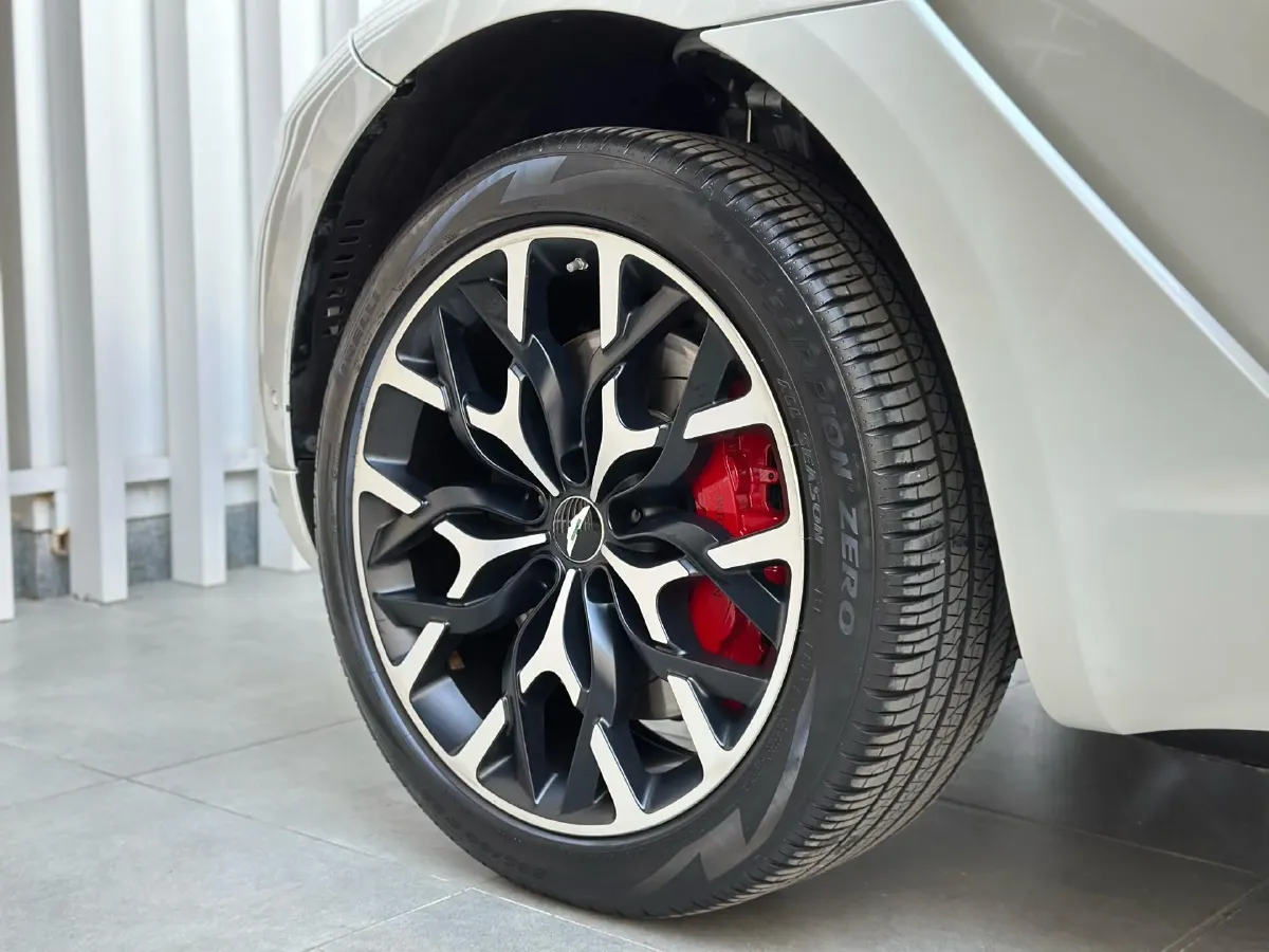 2021 Aston Martin DBX 4.0T 550HP V8 9AT,autocango,china used car exporter,china ev exporter,chinese used car exporter,chinese used ev exporter