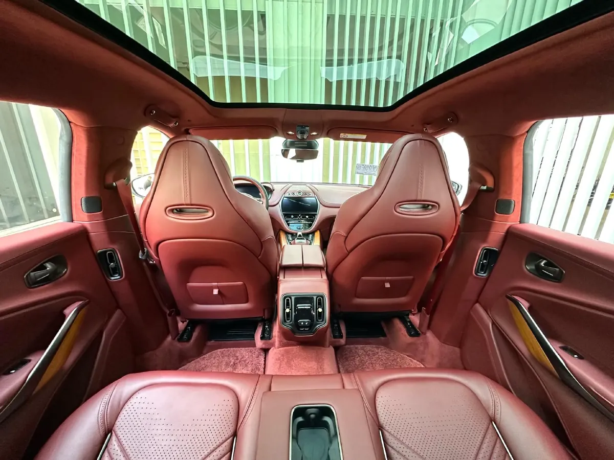 2021 Aston Martin DBX 4.0T 550HP V8 9AT,autocango,china used car exporter,china ev exporter,chinese used car exporter,chinese used ev exporter