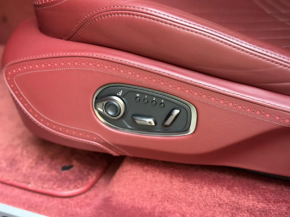 2021 Aston Martin DBX 4.0T 550HP V8 9AT,autocango,china used car exporter,china ev exporter,chinese used car exporter,chinese used ev exporter