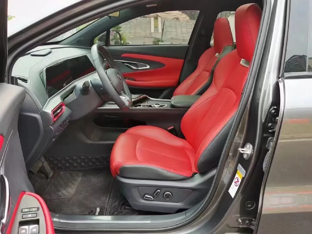 2020 ChangAn UNI-T 1.5T 180HP L4 7DCT,autocango,china used car exporter,china ev exporter,chinese used car exporter,chinese used ev exporter