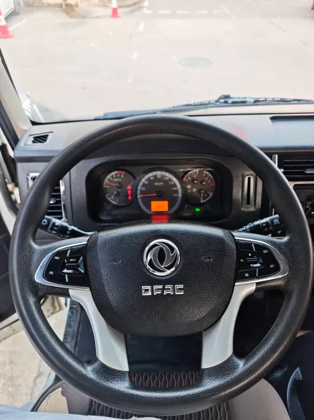 2015 Volkswagen Tiguan 1.8T 160HP L4 6MT,autocango,china used car exporter,china ev exporter,chinese used car exporter,chinese used ev exporter