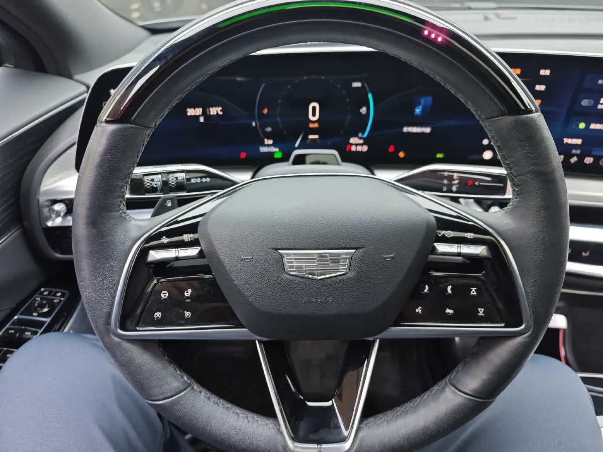 2022 Cadillac IQ Lyriq BEV 95.7KWH,autocango,china used car exporter,china ev exporter,chinese used car exporter,chinese used ev exporter