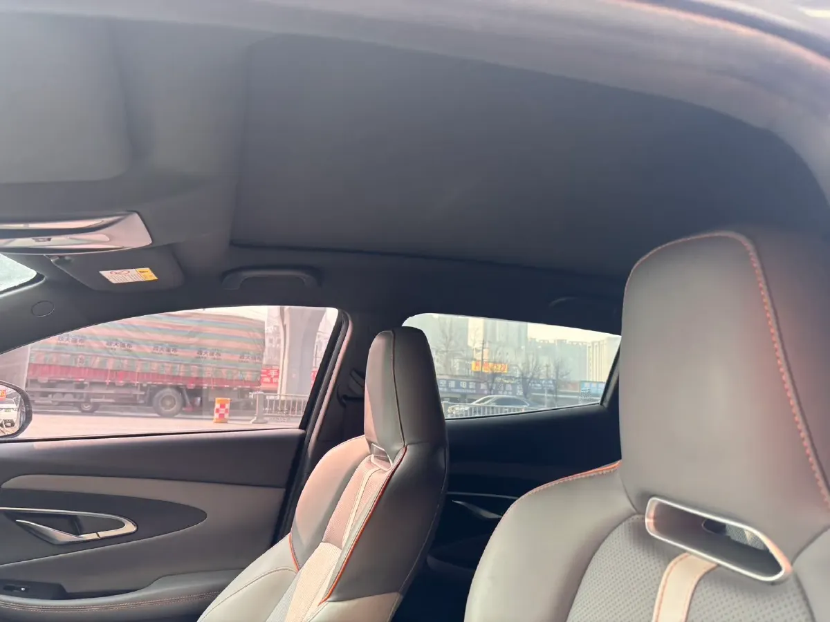 2022 ChangAn UNI-T 1.5T 188HP L4 7DCT,autocango,china used car exporter,china ev exporter,chinese used car exporter,chinese used ev exporter