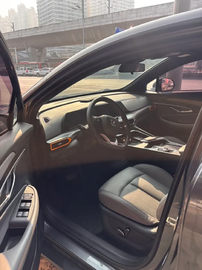 2022 ChangAn UNI-T 1.5T 188HP L4 7DCT,autocango,china used car exporter,china ev exporter,chinese used car exporter,chinese used ev exporter