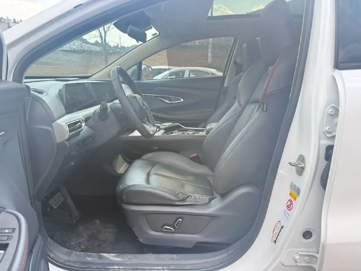 2020 ChangAn UNI-T 1.5T 180HP L4 7DCT,autocango,china used car exporter,china ev exporter,chinese used car exporter,chinese used ev exporter