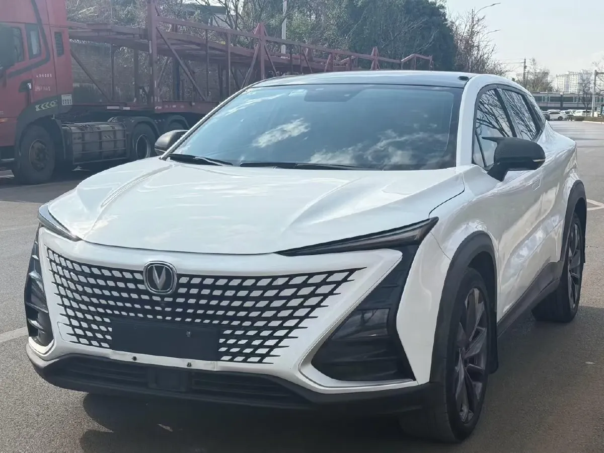 2020 ChangAn UNI-T 1.5T 180HP L4 7DCT,autocango,china used car exporter,china ev exporter,chinese used car exporter,chinese used ev exporter