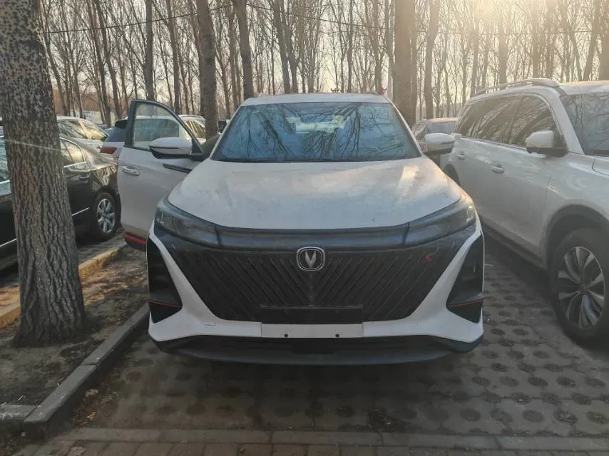 2022 ChangAn CS75 Plus 2.0T 233HP L4 8AT,autocango,china used car exporter,china ev exporter,chinese used car exporter,chinese used ev exporter