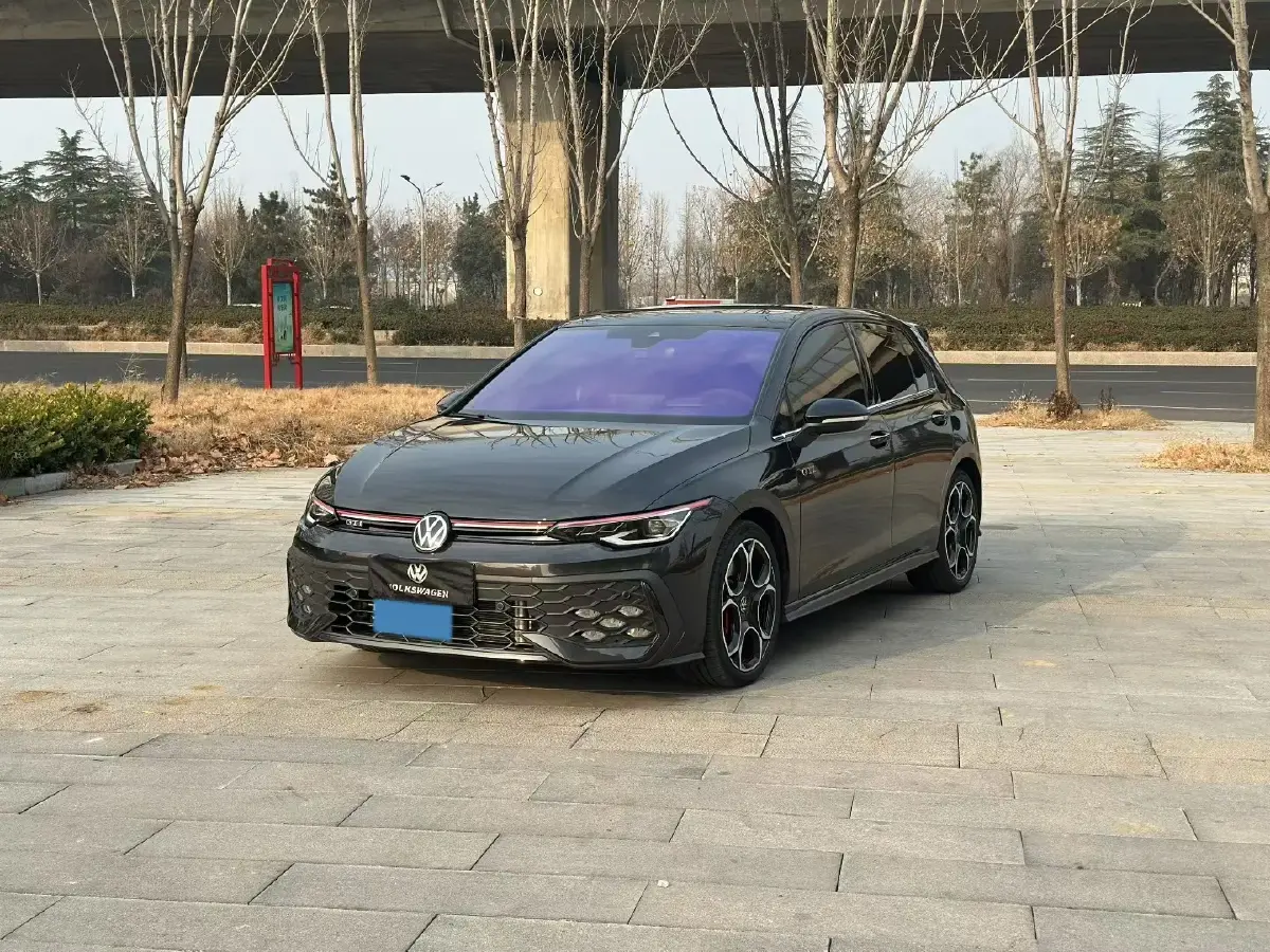 2025 Volkswagen GolfGTI 2.0T 220HP L4 7DCT