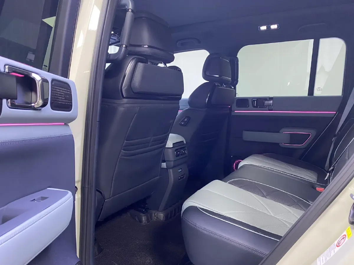 2023 FangChengBao Bao 5 1.5T 194HP L4 E-CVT PHEV 31.8KWH,autocango,china used car exporter,china ev exporter,chinese used car exporter,chinese used ev exporter