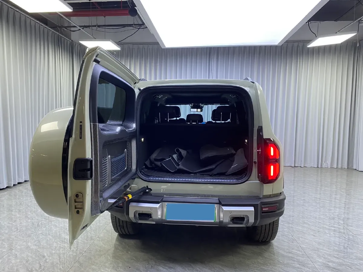 2023 FangChengBao Bao 5 1.5T 194HP L4 E-CVT PHEV 31.8KWH,autocango,china used car exporter,china ev exporter,chinese used car exporter,chinese used ev exporter