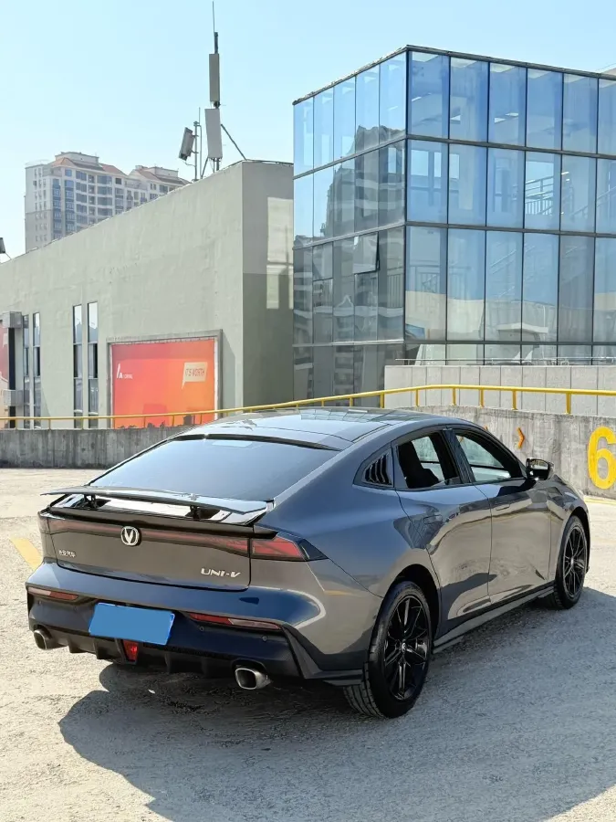 2024 ChangAn UNI-V 1.5T 188HP L4 7DCT,autocango,china used car exporter,china ev exporter,chinese used car exporter,chinese used ev exporter