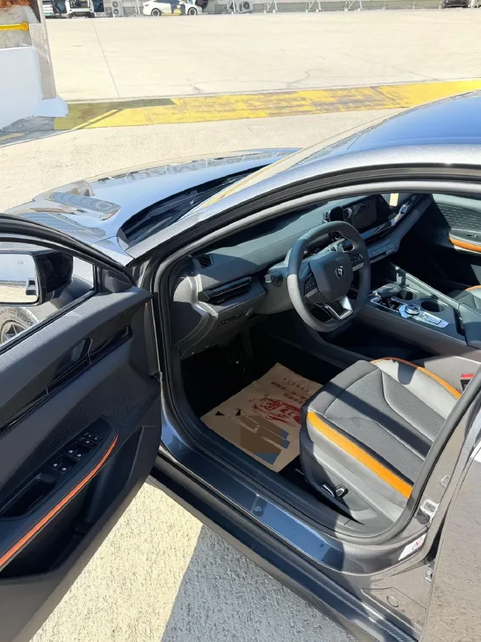 2024 ChangAn UNI-V 1.5T 188HP L4 7DCT,autocango,china used car exporter,china ev exporter,chinese used car exporter,chinese used ev exporter