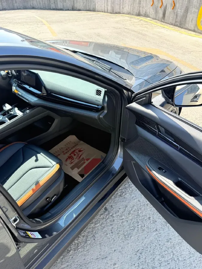 2024 ChangAn UNI-V 1.5T 188HP L4 7DCT,autocango,china used car exporter,china ev exporter,chinese used car exporter,chinese used ev exporter