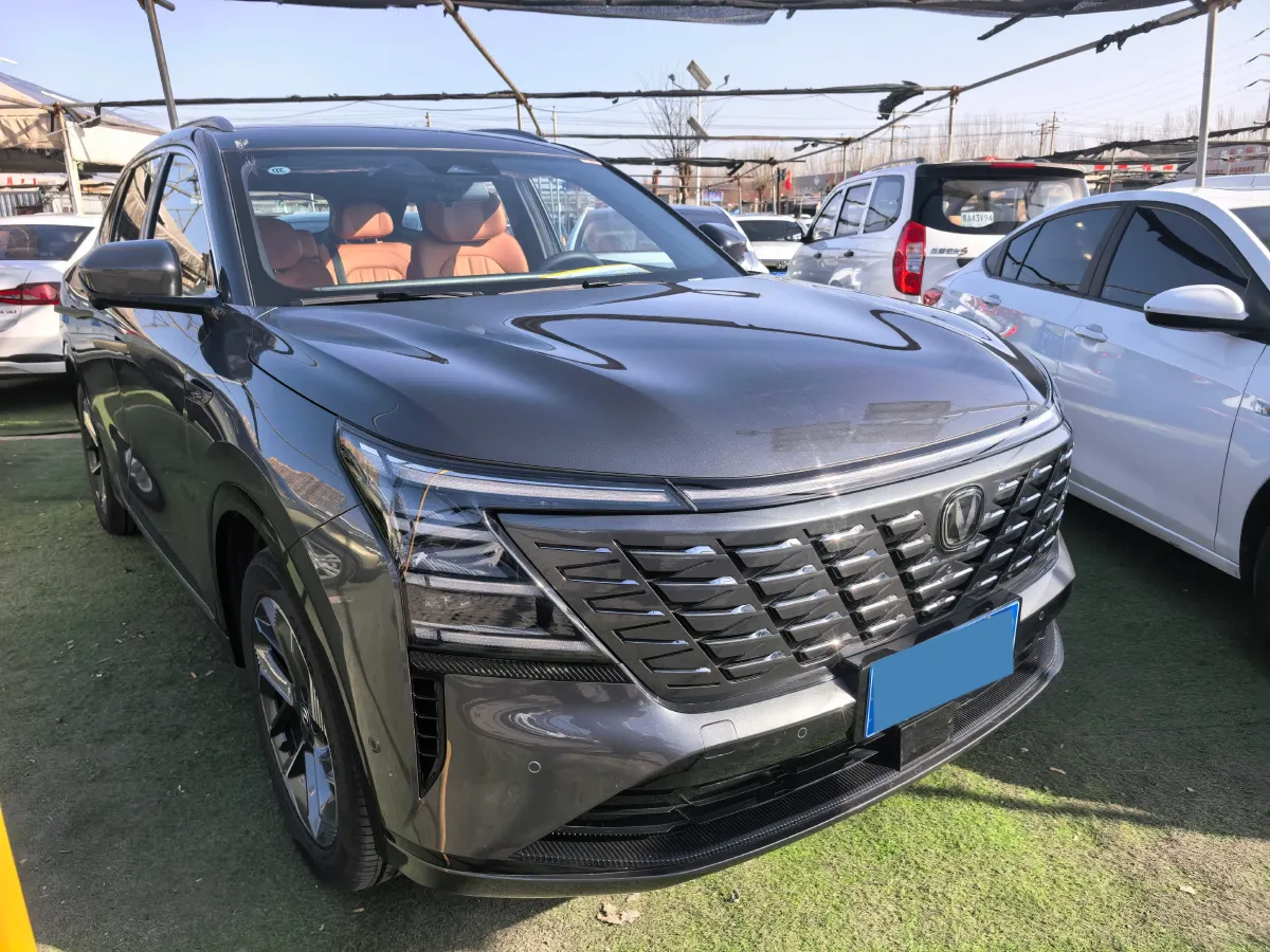 2025 ChangAn CS75 Plus 1.5T 192HP L4 8AT,autocango,china used car exporter,china ev exporter,chinese used car exporter,chinese used ev exporter