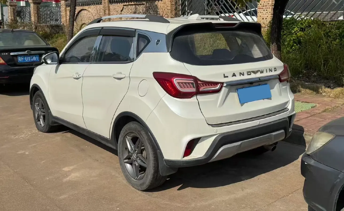 2017 Landwind X2 1.6L 125HP L4 5MT,autocango,china used car exporter,china ev exporter,chinese used car exporter,chinese used ev exporter