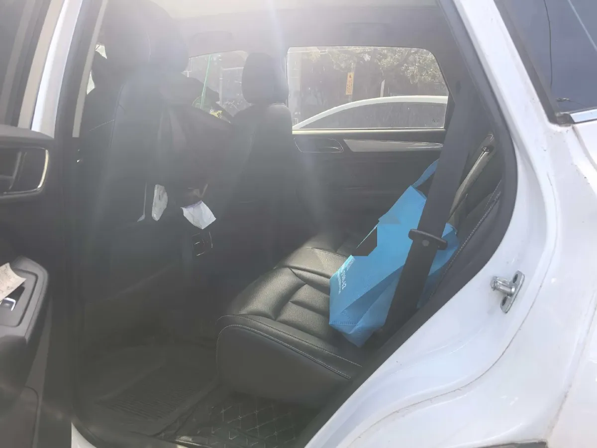 2019 Mitsubishi Eclipse Cross 1.5T 170HP L4 6MT,autocango,china used car exporter,china ev exporter,chinese used car exporter,chinese used ev exporter