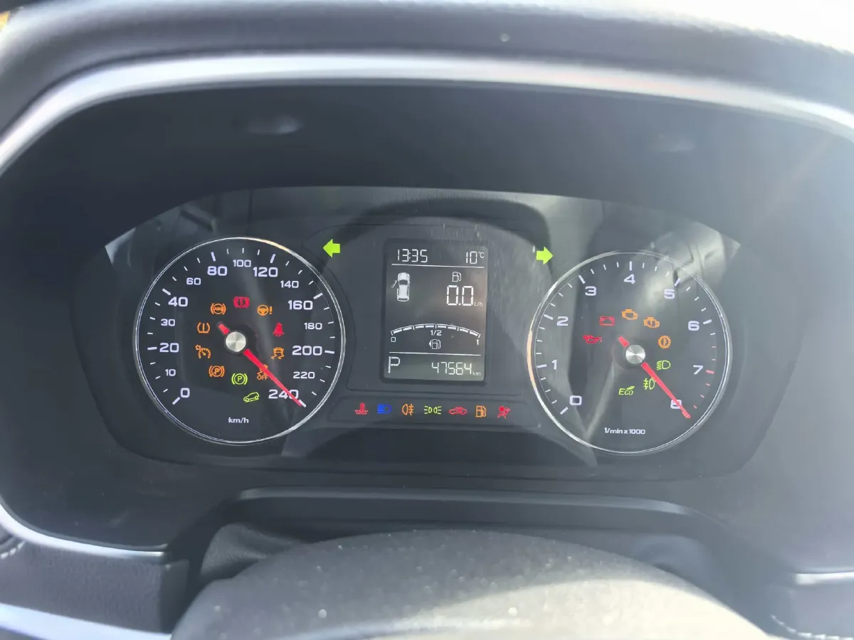 2019 Mitsubishi Eclipse Cross 1.5T 170HP L4 6MT,autocango,china used car exporter,china ev exporter,chinese used car exporter,chinese used ev exporter