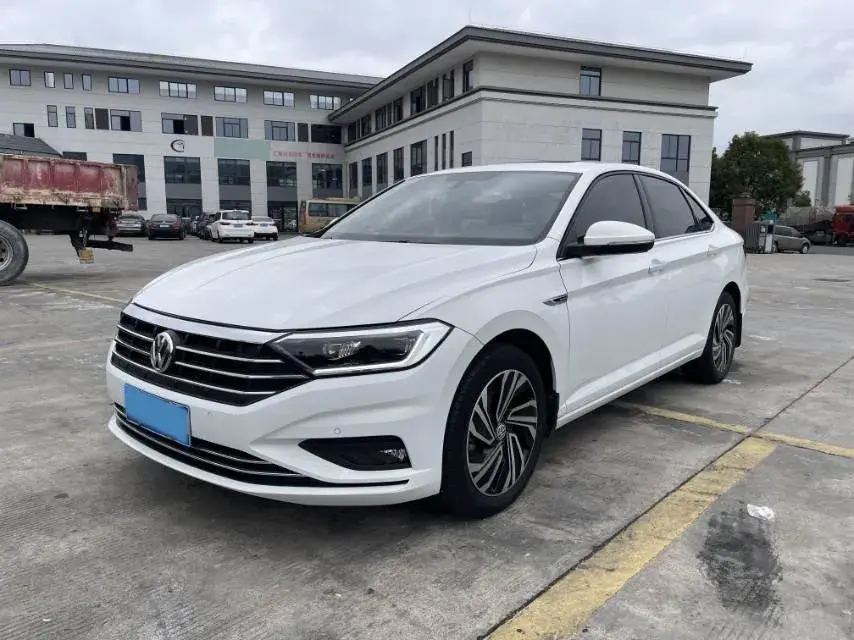 2021 Volkswagen Sagitar 1.2T 116HP L4 7DCT