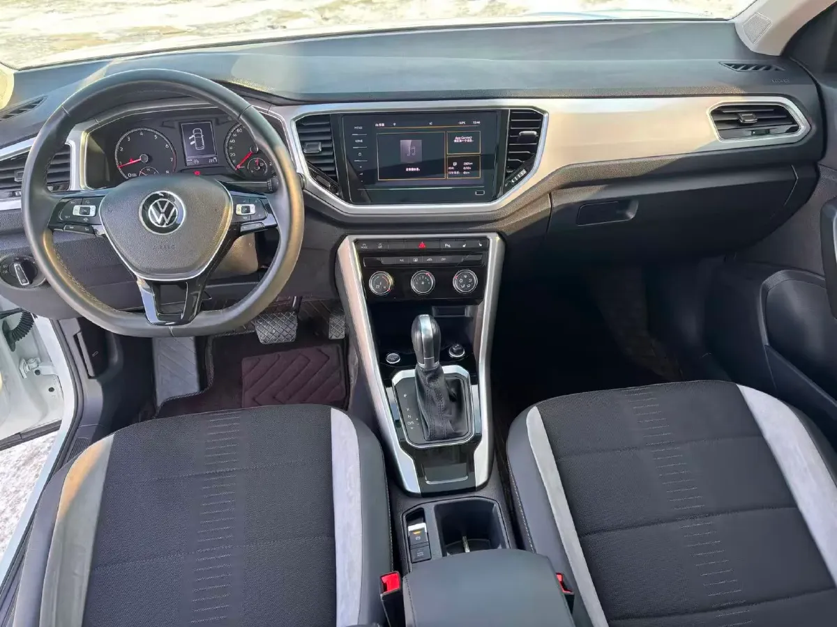 2022 Volkswagen T-Roc 1.4T 150HP L4 7DCT,autocango,china used car exporter,china ev exporter,chinese used car exporter,chinese used ev exporter