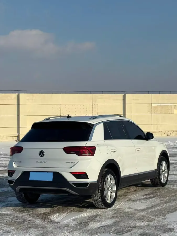 2022 Volkswagen T-Roc 1.4T 150HP L4 7DCT,autocango,china used car exporter,china ev exporter,chinese used car exporter,chinese used ev exporter