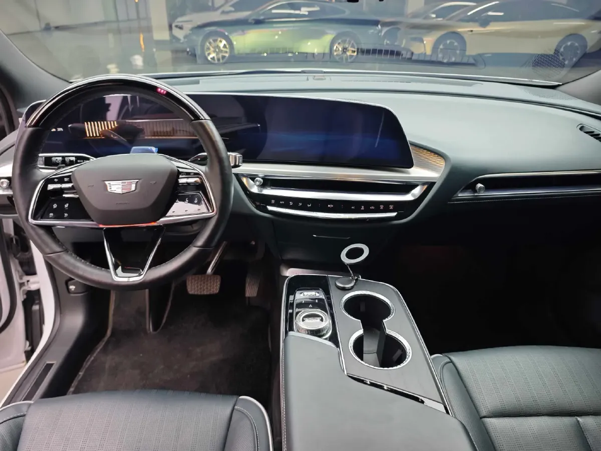 2022 Cadillac CT6 2.0T 237HP L4 10AT,autocango,china used car exporter,china ev exporter,chinese used car exporter,chinese used ev exporter