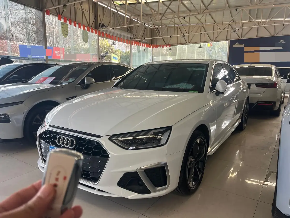 2024 Audi A4L 2.0T 190HP L4 7DCT