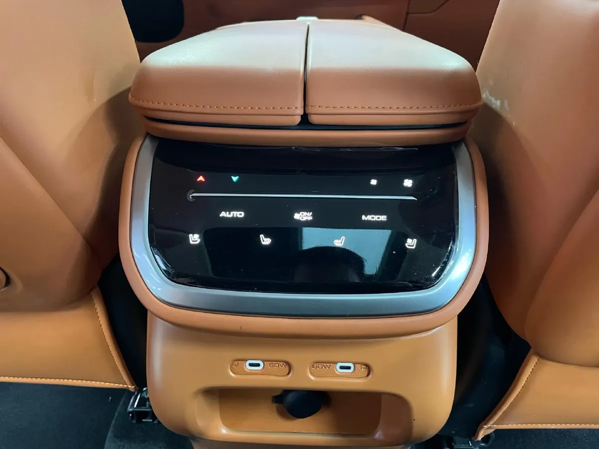 2025 WEY BlueMountain 1.5T 170HP L4 4DHT PHEV 44.5KWH,autocango,china used car exporter,china ev exporter,chinese used car exporter,chinese used ev exporter