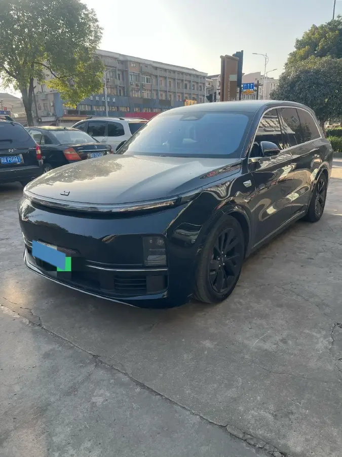 2023 Li L8 Range Extended 154HP REEV 40.9KWH