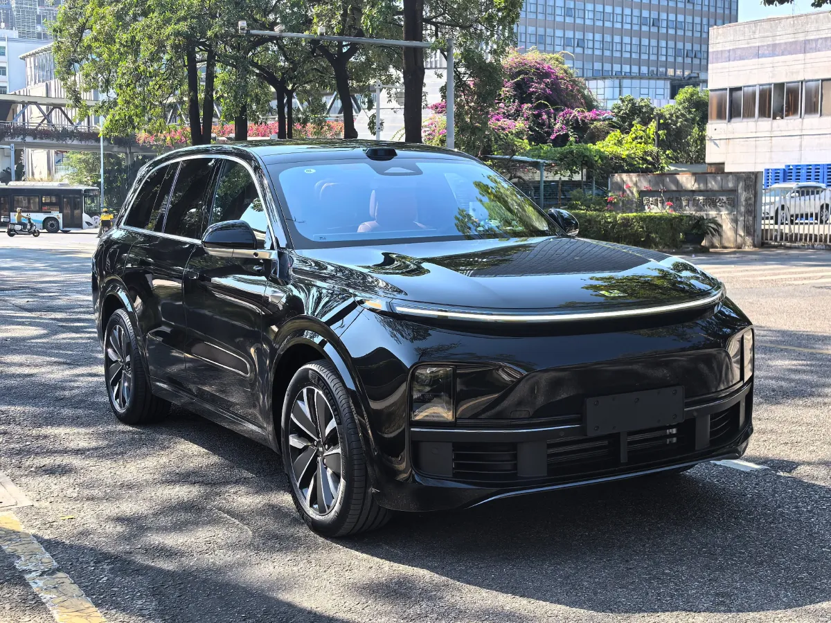 2025 Li L8 Range Extended 154HP REEV,autocango,china used car exporter,china ev exporter,chinese used car exporter,chinese used ev exporter