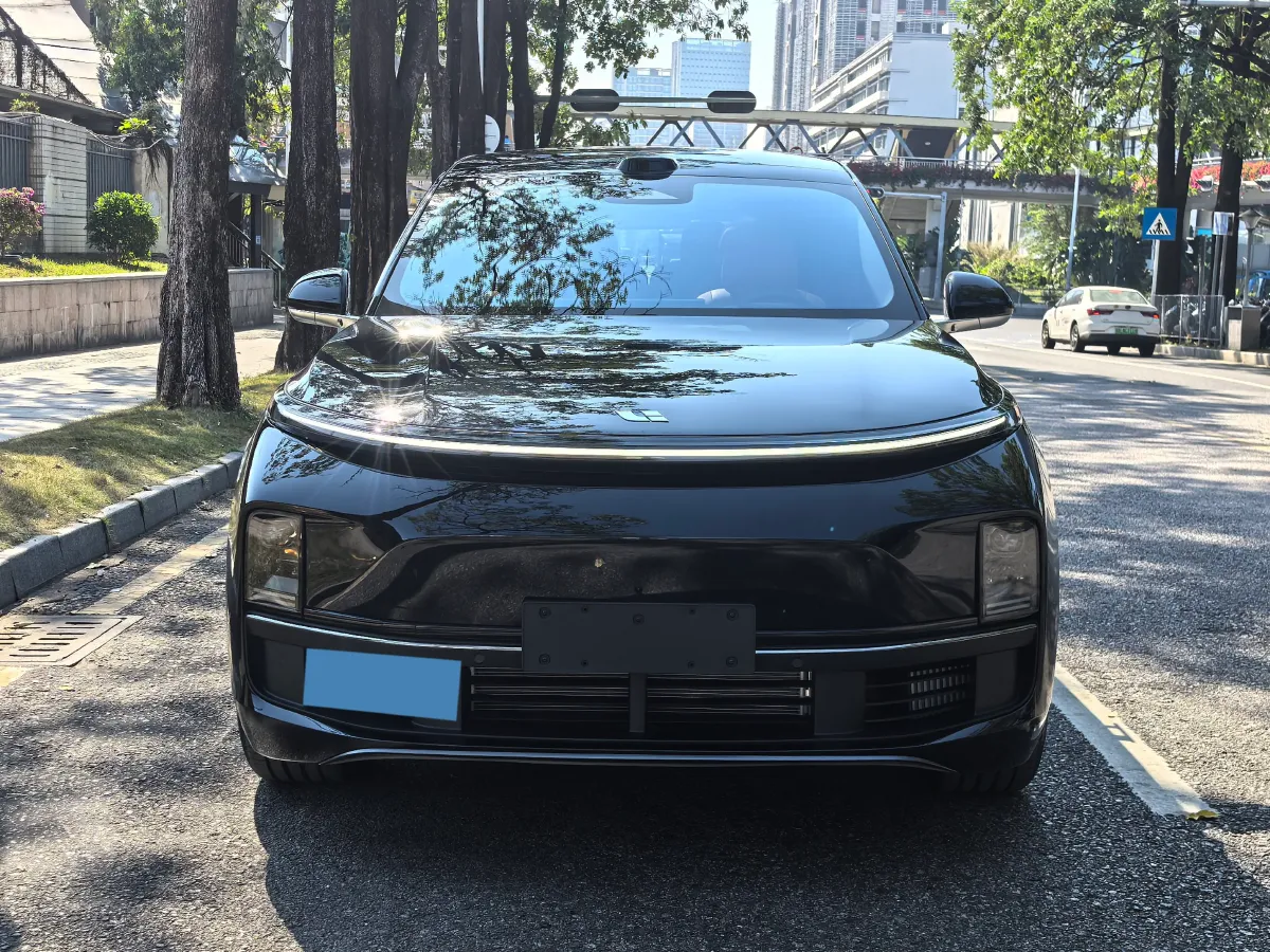 2025 Li L8 Range Extended 154HP REEV,autocango,china used car exporter,china ev exporter,chinese used car exporter,chinese used ev exporter