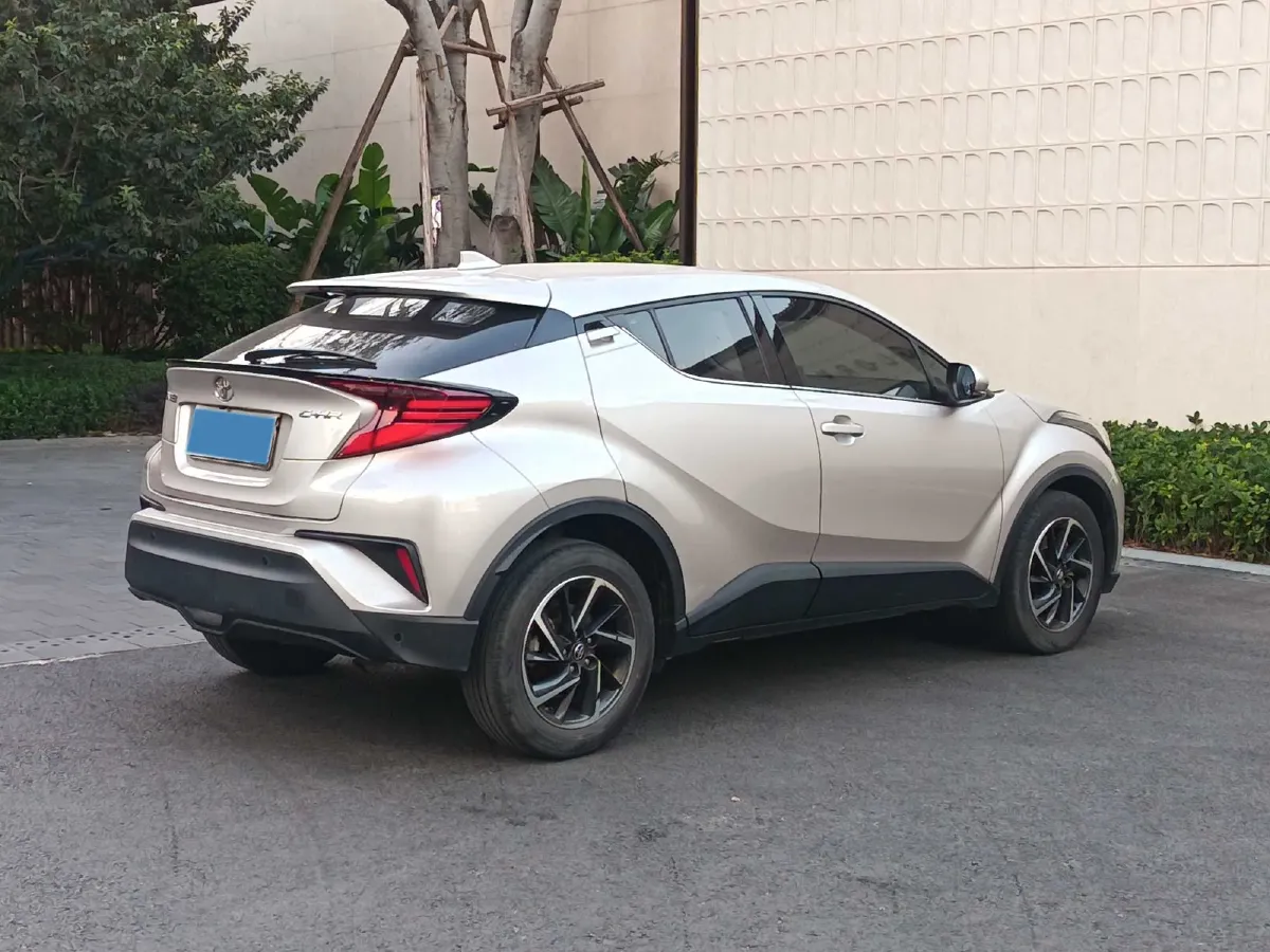 2021 Toyota C-HR 2.0L 171HP L4 CVT,autocango,china used car exporter,china ev exporter,chinese used car exporter,chinese used ev exporter