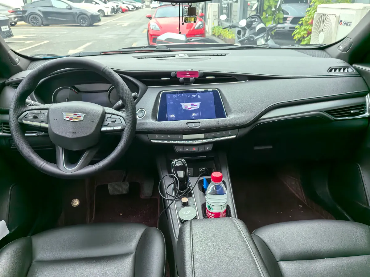 2021 Cadillac XT4 2.0T 237HP L4 9AT,autocango,china used car exporter,china ev exporter,chinese used car exporter,chinese used ev exporter