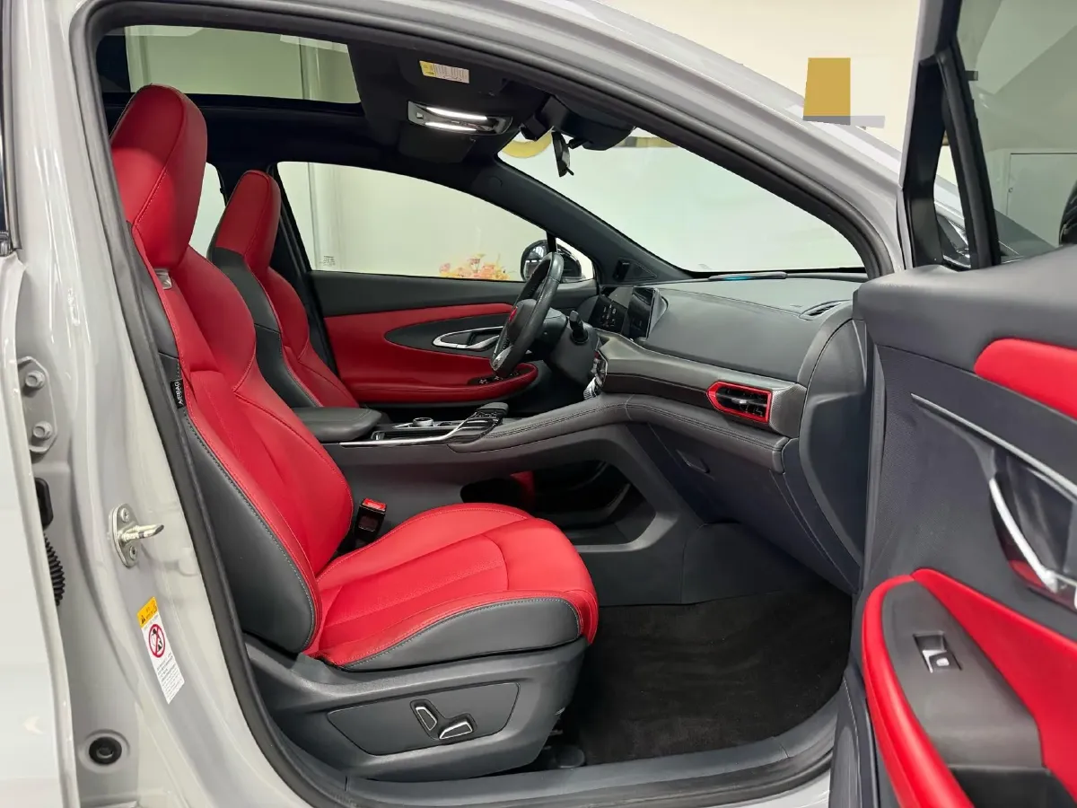 2020 ChangAn UNI-T 1.5T 180HP L4 7DCT,autocango,china used car exporter,china ev exporter,chinese used car exporter,chinese used ev exporter