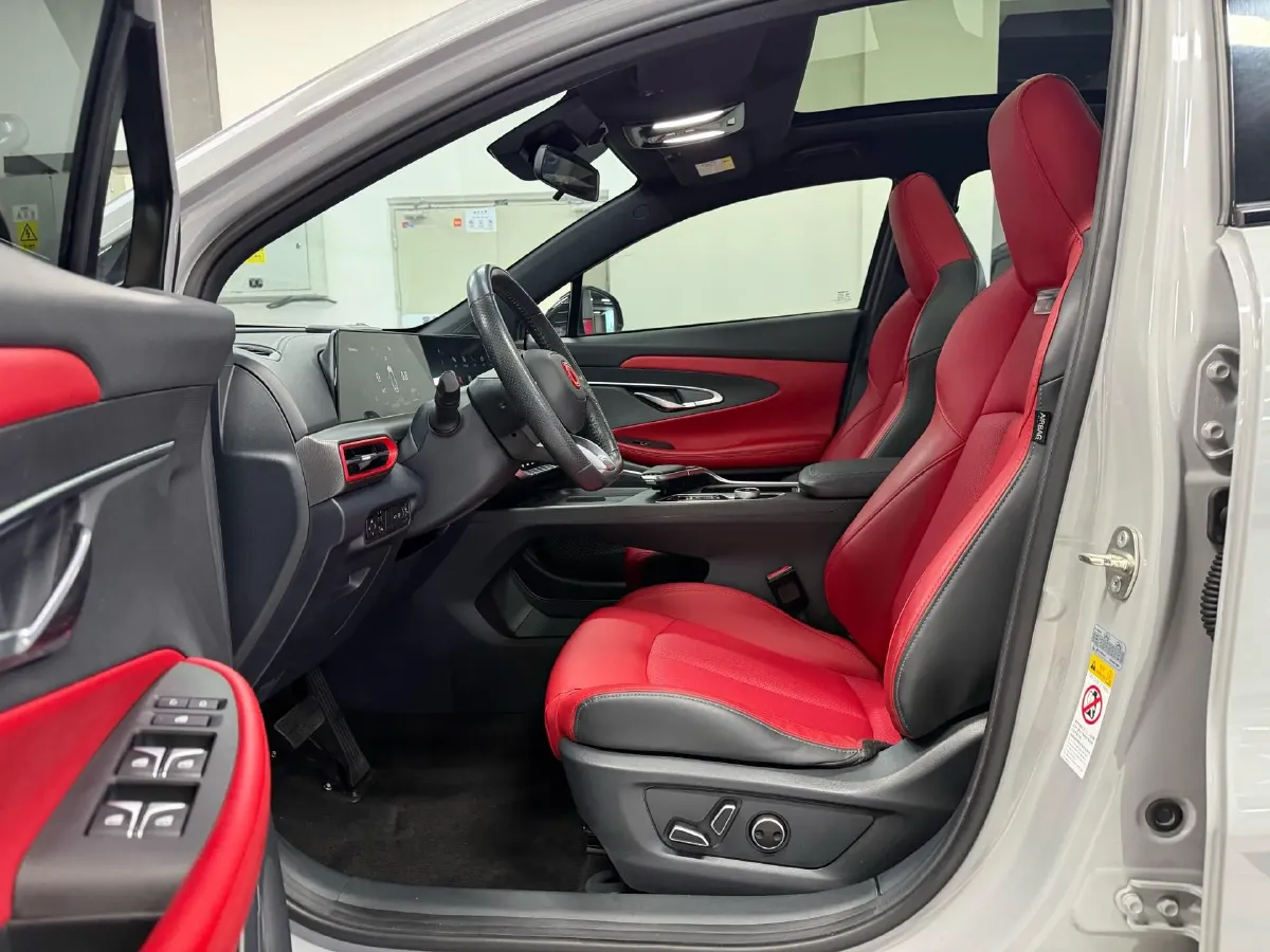 2020 ChangAn UNI-T 1.5T 180HP L4 7DCT,autocango,china used car exporter,china ev exporter,chinese used car exporter,chinese used ev exporter